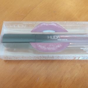 Huda beauty demi matte lip cream in Catwalk Killa